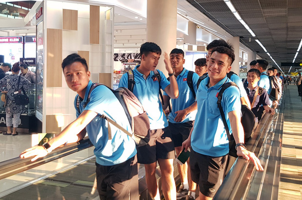 Gián xuất hiện trong nhà vệ sinh khách sạn 4 sao: Tuyển thủ U23 Việt Nam thảng thốt, chủ nhà Thái Lan mất điểm - Ảnh 9.