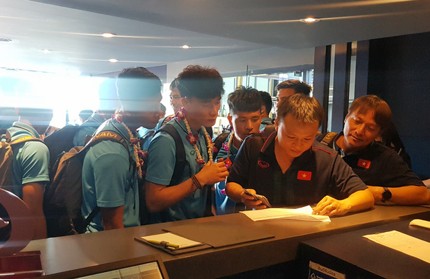 Gián xuất hiện trong nhà vệ sinh khách sạn 4 sao: Tuyển thủ U23 Việt Nam thảng thốt, chủ nhà Thái Lan mất điểm - Ảnh 10.