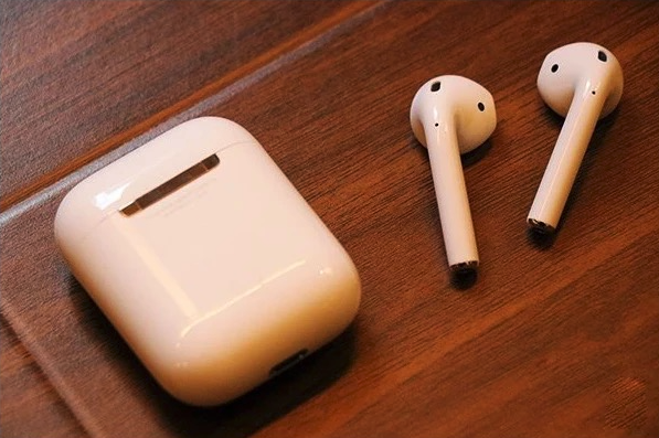 HTC cày cuốc cả năm 2019 không bằng Apple bán AirPods trong 2 tuần - Ảnh 2.