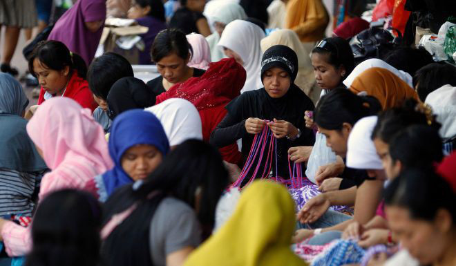 Philippines ra lệnh sơ tán, Malaysia khuyến cáo công dân không tới Trung Đông - Ảnh 2.