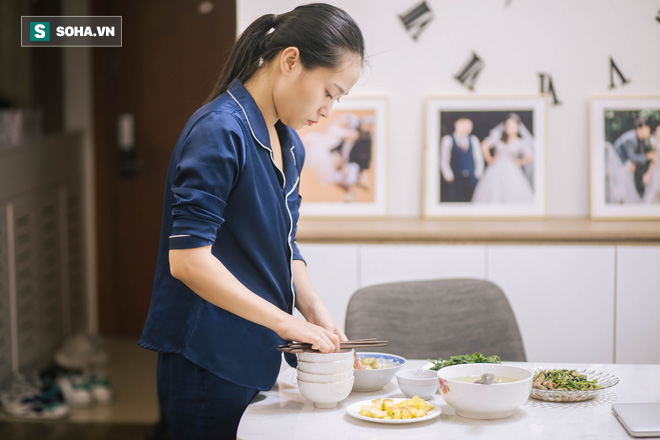 Cận cảnh nơi sống giản dị của Trung Ruồi v&agrave; vợ xinh đẹp - Ảnh 19.