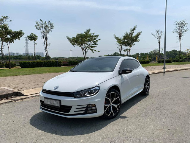 Mới trải nghiệm hơn 2.200 km, chủ xe Volkswagen Sirocco GTS chấp nhận mất giá hơn nửa tỷ đồng - Ảnh 1.