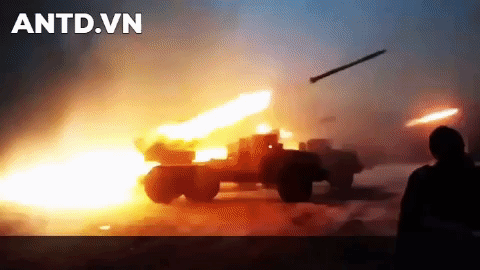 Tiếng rít của rocket BM-21 khiến phiến quân Syria bạt vía kinh hoàng bỏ chạy - Ảnh 4.