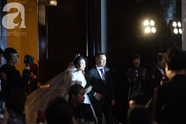 Phát hiện ra soái ca đáng yêu không kém gì chú rể trong đám cưới Duy Mạnh - Quỳnh Anh qua khoảnh khắc đắt giá - Ảnh 4.