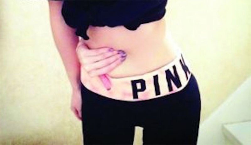 Khoe v&ograve;ng eo bằng d&acirc;y tai nghe - Tr&agrave;o lưu mới của cư d&acirc;n mạng Trung Quốc - Ảnh 14.