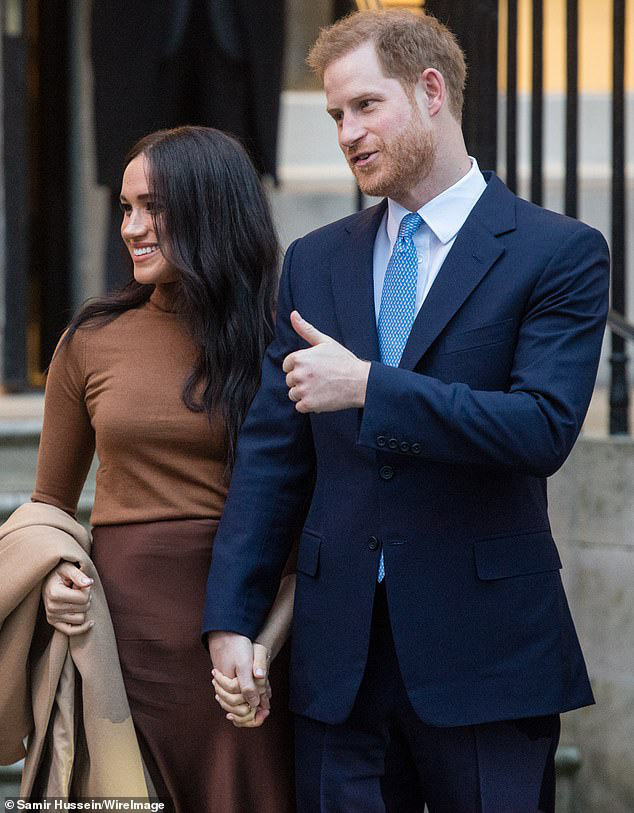 Meghan Markle and her husband are shunned wherever they go: No one welcomes them in Canada, they are violently attacked as they prepare to go to the US - Photo 1. Meghan Markle and her husband are shunned wherever they go: No one welcomes them in Canada, they are violently attacked as they prepare to go to the US - Photo 1.