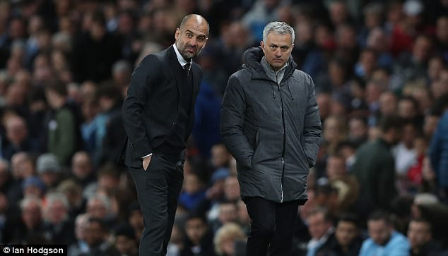 Mourinho tái đấu Pep Guardiola: Cuộc chiến của những người... rơi đỉnh - Ảnh 1.