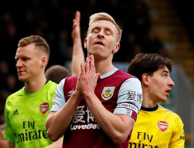 Ozil bất lực, Arsenal hoà thất vọng Burnley - Ảnh 2.