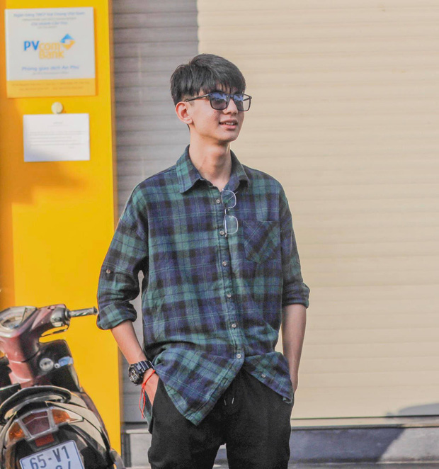 Bị crush chê vừa đen vừa gầy, cậu bạn tăng một lèo 12kg thành soái ca: Cô gái năm ấy có tiếc không? - Ảnh 11. Bị crush chê vừa đen vừa gầy, cậu bạn tăng một lèo 12kg thành soái ca: Cô gái năm ấy có tiếc không? - Ảnh 11.