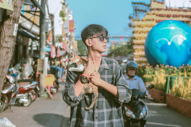 Bị crush chê vừa đen vừa gầy, cậu bạn tăng một lèo 12kg thành soái ca: Cô gái năm ấy có tiếc không? - Ảnh 12. Bị crush chê vừa đen vừa gầy, cậu bạn tăng một lèo 12kg thành soái ca: Cô gái năm ấy có tiếc không? - Ảnh 12.