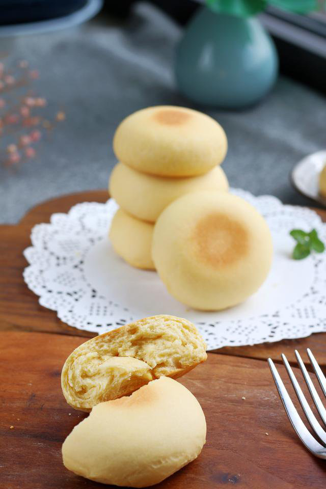 Cuối tuần làm mẻ bánh mì trứng sữa mềm mượt thơm phức mời cả nhà ăn sáng - Ảnh 4.