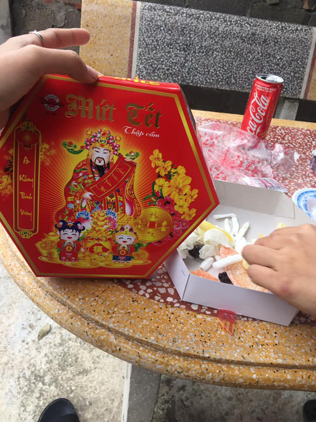 Hết Tết cũng là lúc dân tình khui hộp mứt và... khóc thét: Thế giới này toàn là giả dối thôi, huhu! - Ảnh 4. Hết Tết cũng là lúc dân tình khui hộp mứt và... khóc thét: Thế giới này toàn là giả dối thôi, huhu! - Ảnh 4.