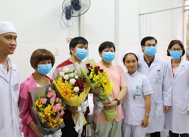 Bác sĩ, điều dưỡng kể chuyện điều trị cho các bệnh nhân nhiễm Covid-19 tại Việt Nam - Ảnh 2.