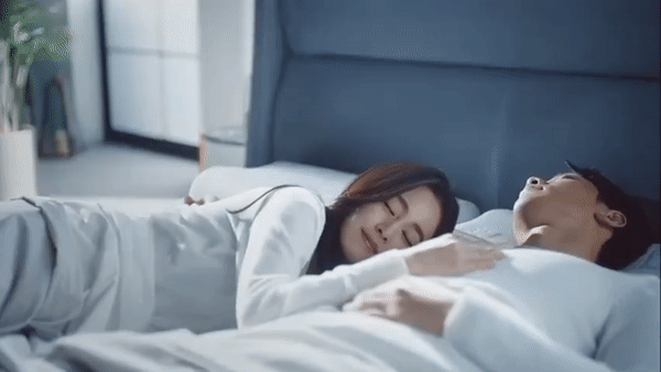 Trời ơi, vợ chồng Kim Tae Hee và Bi Rain lần đầu đóng chung quảng cáo, còn có cảnh giường chiếu ngọt như mật nữa! - Ảnh 2.