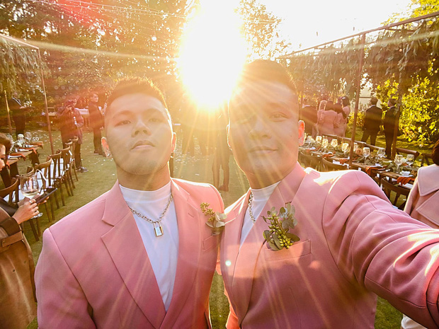 Bộ đôi LGBT nổi tiếng từng hợp tác với toàn sao cỡ bự Vbiz cầu hôn trong đám cưới Tóc Tiên sau 8 năm yêu - Ảnh 3.