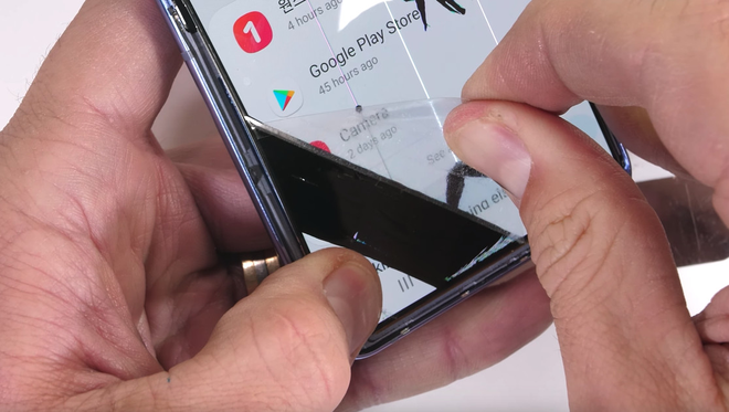 Bí mật đằng sau màn hình của Galaxy Z Flip: có phá vỡ quy tắc vật lý khi kính lại có thể gập và bẻ cong? - Ảnh 7.