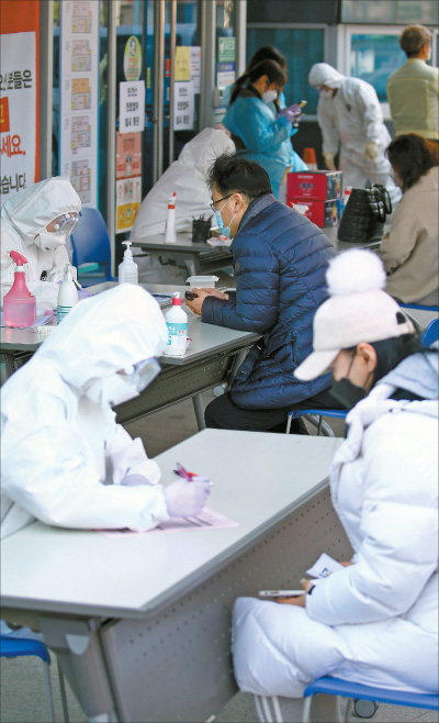 Toàn bộ hành trình đi lan truyền virus của Bệnh nhân 31 siêu lây nhiễm ở Hàn Quốc, cư dân mạng bất bình gọi là bà cứng đầu - Ảnh 5.