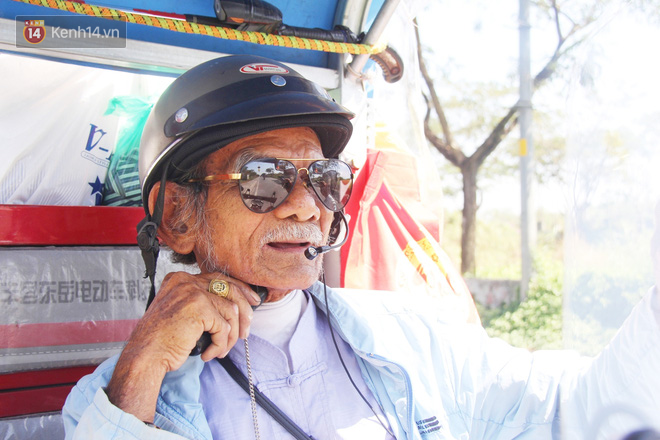 Chuyện cụ ông Sài Gòn mỗi ngày chạy xe 50km bán quần áo giá... 0 đồng - Ảnh 11.