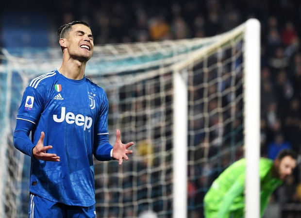 Trong ngày đá trận chính thức thứ 1000, Ronaldo lại tiếp tục san bằng một thành tích đáng nể mà chỉ nghe thôi các fan cũng đã phải trầm trồ - Ảnh 3.