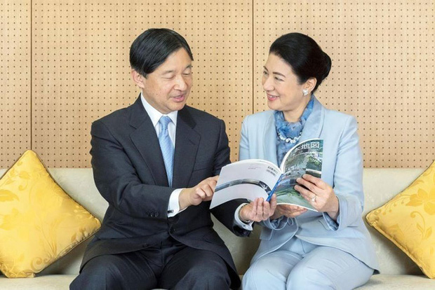 Nhật hoàng mừng sinh nhật tuổi 60 và chia sẻ về bệnh tình hiện tại của Hoàng hậu Masako khiến ai cũng xúc động - Ảnh 1.
