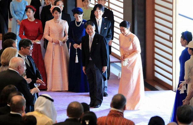 Nhật hoàng mừng sinh nhật tuổi 60 và chia sẻ về bệnh tình hiện tại của Hoàng hậu Masako khiến ai cũng xúc động - Ảnh 3.
