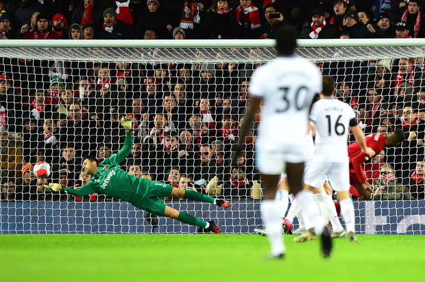 Liverpool lập 2 kỷ lục nhưng cũng hết cơ hội san bằng một kỷ lục khác sau chiến thắng hú vía trước đối thủ trong nhóm xuống hạng - Ảnh 4.