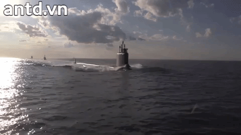 Siêu tàu ngầm hạt nhân Mỹ mới hạ thủy đã bị nước biển lột vỏ - Ảnh 1.