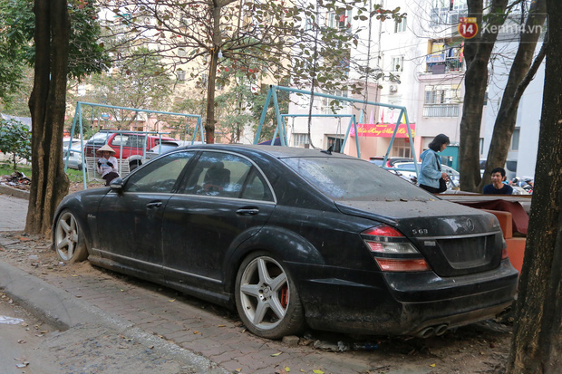 Chùm ảnh: Siêu xe Bentley 20 tỷ nằm “xếp xó” trên vỉa hè Hà Nội, hơn 5 năm qua không ai biết chủ nhân ở đâu - Ảnh 13.