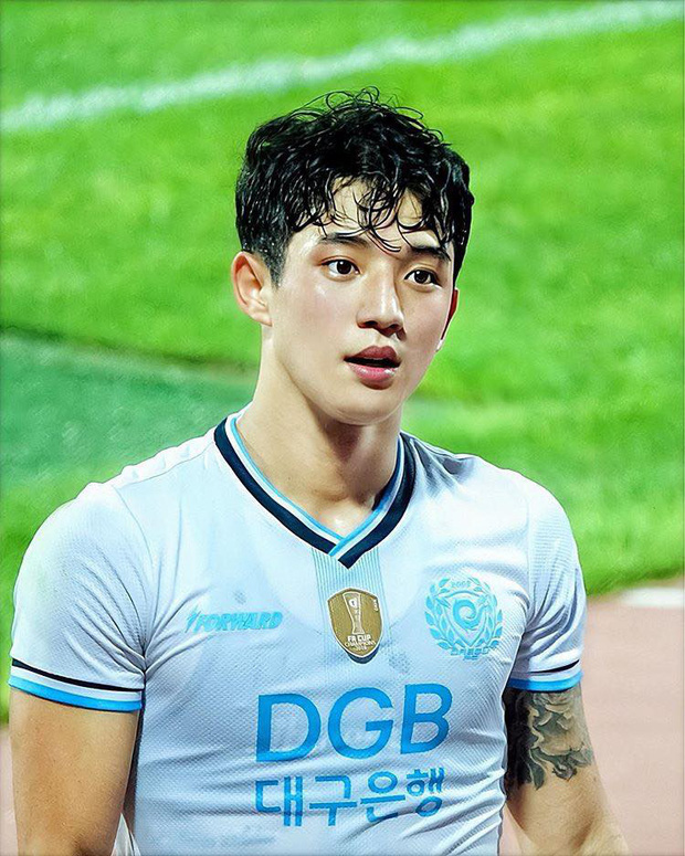 Cầu thủ đẹp trai nhất Hàn Quốc và cuộc sống ngột ngạt tại tâm dịch Daegu: Tôi sinh nhật trong cô đơn, ngày nào bố mẹ cũng gọi để chắc tôi còn khỏe - Ảnh 3.