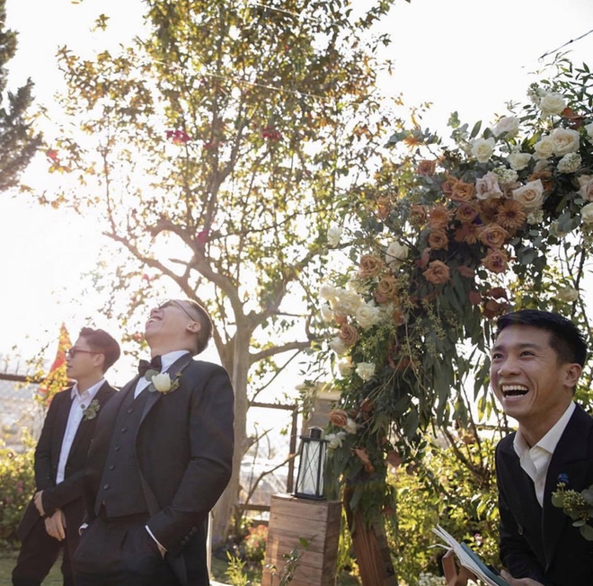 Loạt ảnh cực hiếm trong đám cưới Tóc Tiên - Hoàng Touliver cuối cùng cũng được hé lộ: Mọi khoảnh khắc hạnh phúc nhất đều có đủ! - Ảnh 3.