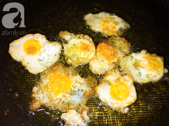 Trứng cút xốt cà - làm nhanh trong 10 phút mà ăn vô cùng ngon miệng và đưa cơm - Ảnh 3.