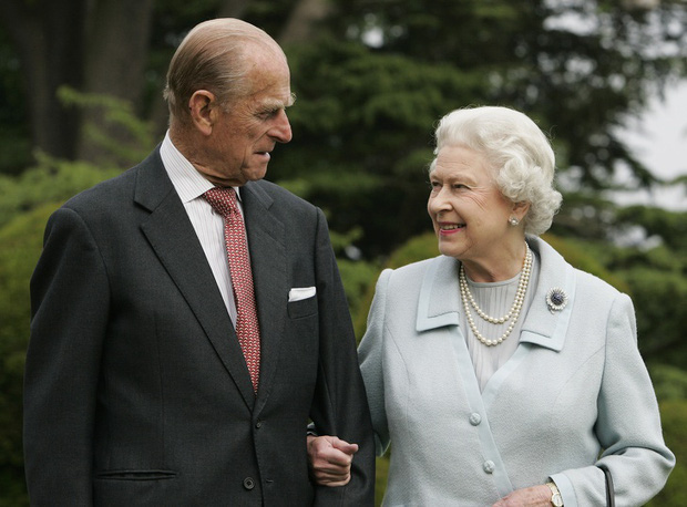 Cuộc hôn nhân đáng ngưỡng mộ giữa Nữ hoàng Anh với Hoàng tế Phillip và cách mà họ đã giữ lửa tình yêu suốt hơn 70 năm qua - Ảnh 4.