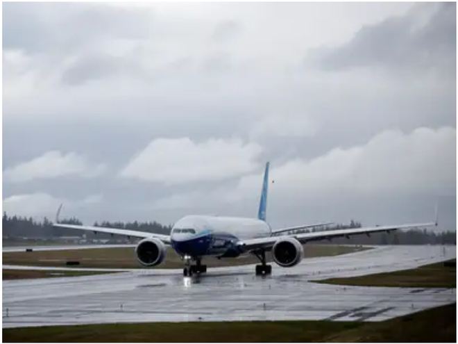 777X: flagship khổng lồ mới của Boeing vừa thực hiện thành công chuyến bay đầu tiên - Ảnh 17.