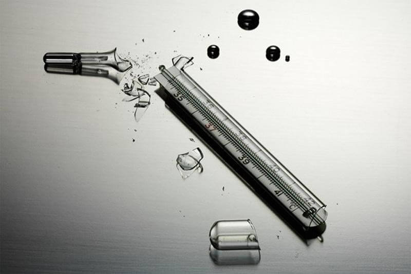 Nhiệt kế điện tử hay nhiệt kế thủy ngân chính xác hơn để phát hiện cúm, sốt? - Ảnh 2. Nhiệt kế điện tử hay nhiệt kế thủy ngân chính xác hơn để phát hiện cúm, sốt? - Ảnh 2.