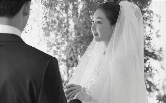 Mỹ nhân Bản Tình Ca Mùa Đông Choi Ji Woo lần đầu lộ diện sau tuyên bố mang thai, nhan sắc bà bầu tháng thứ 7 khiến ai cũng ngạc nhiên - Ảnh 2.