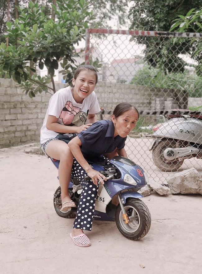 Nổi tiếng chưa được bao lâu, con gái Bà Tân Vlog đã gây sốc với diện mạo “chất chơi” khiến nhiều người choáng váng - Ảnh 1.