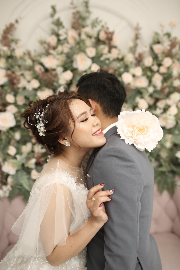 Cặp đôi Bình Thuận quyết định hoãn đám cưới để chống dịch COVID-19: Đã mời 700 khách nên bố mẹ phải gọi điện rồi đến từng nhà xin thứ lỗi - Ảnh 2.