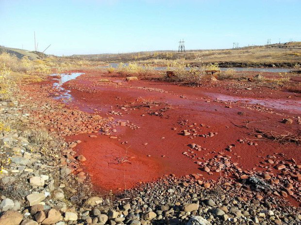 Cuộc sống khắc nghiệt ở Norilsk, nơi tách biệt với thế giới: Không chỉ có khí hậu lạnh giá mà còn là nơi ô nhiễm nhất hành tinh - Ảnh 6.