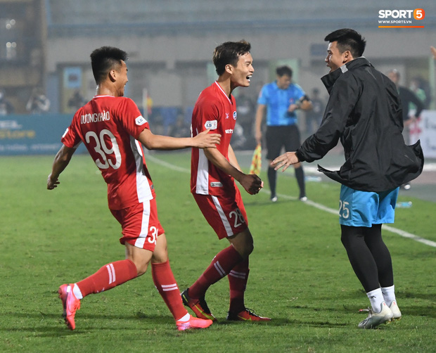 Tuyển thủ Việt Nam dự U20 World Cup hồi sinh thần kỳ sau 2 năm bị chấn thương kinh hoàng, ghi điểm mạnh với trợ lý Lee Young-jin - Ảnh 11.