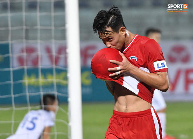 Tuyển thủ Việt Nam dự U20 World Cup hồi sinh thần kỳ sau 2 năm bị chấn thương kinh hoàng, ghi điểm mạnh với trợ lý Lee Young-jin - Ảnh 5.