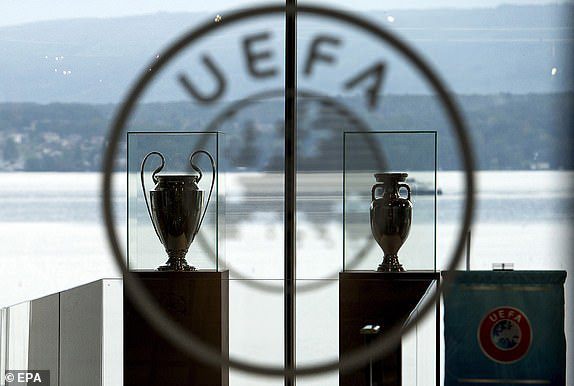 Chính thức: Euro 2020 bị hoãn một năm, Champions League có thể thức độc nhất vô nhị - Ảnh 2.