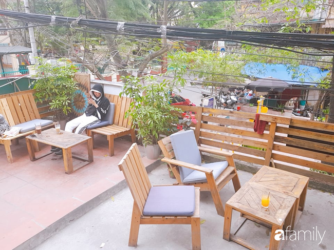 HOT: Quán cafe nổi tiếng Hà Nội bị tố vô văn hóa, dân mạng đồng loạt tặng bão 1 sao vì chủ quán chửi khách: Mày đến không biết mở mồm chào hỏi ai à? - Ảnh 1.