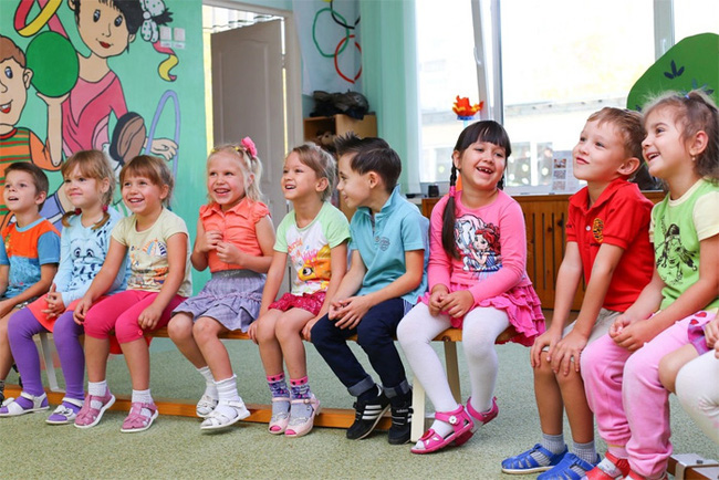 Trường mẫu giáo Đức dạy trẻ suy nghĩ độc lập chỉ bằng hai câu ngắn gọn rất đáng để cha mẹ Việt suy ngẫm - Ảnh 1.