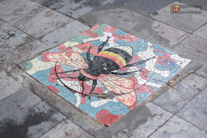  Ảnh: Nắp cống, hố ga “vô tri, vô giác” tại phố đi bộ Hà Nội biến thành tác phẩm nghệ thuật đẹp như tranh vẽ  - Ảnh 8.