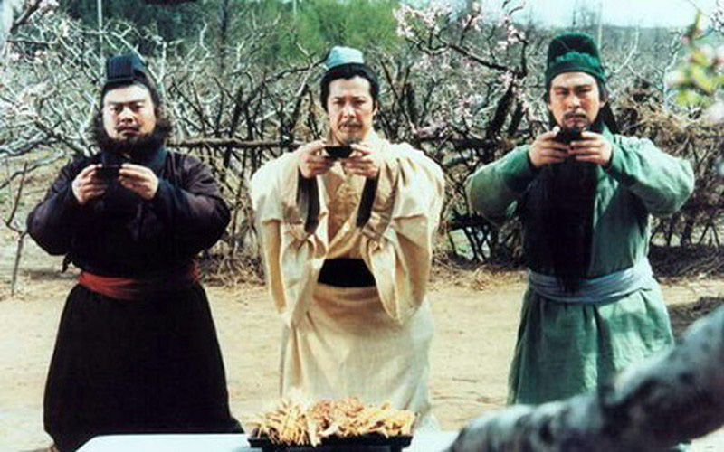 Ẩn &yacute; đằng sau h&agrave;nh động uống rượu đập b&aacute;t của cổ nh&acirc;n Trung Hoa - Ảnh 3.