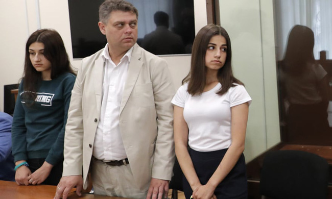 Vụ án 3 con gái giết cha đẻ rúng động nước Nga: Bị bạo hành, cưỡng bức nhiều năm nhưng nói không ai tin, chọn cách giết người để được giải thoát - Ảnh 5.
