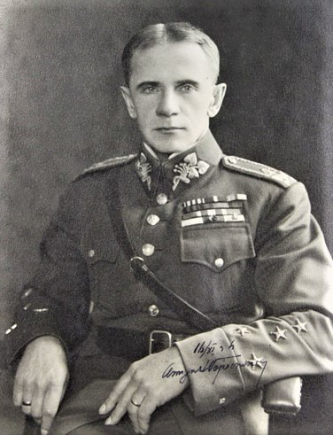 Sergei Wojciechowski - Vị tướng đầy cá tính của 3 quân đội - Ảnh 3.