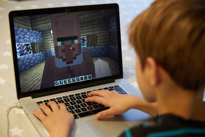 Không muốn người dân tụ tập ngoài đường, chính phủ Ba Lan tự mở luôn server Minecraft để dụ giới trẻ ngồi nhà chơi game - Ảnh 1.