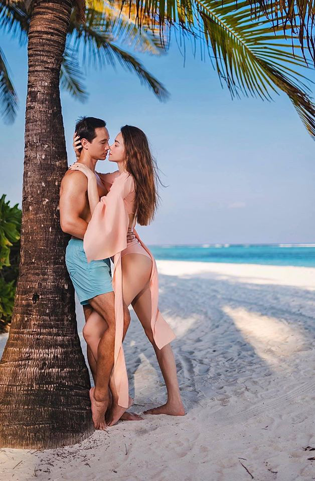 Hồ Ngọc Hà và Kim Lý tình tứ trên bãi biển - Ảnh 3. Hồ Ngọc Hà và Kim Lý tình tứ trên bãi biển - Ảnh 3.