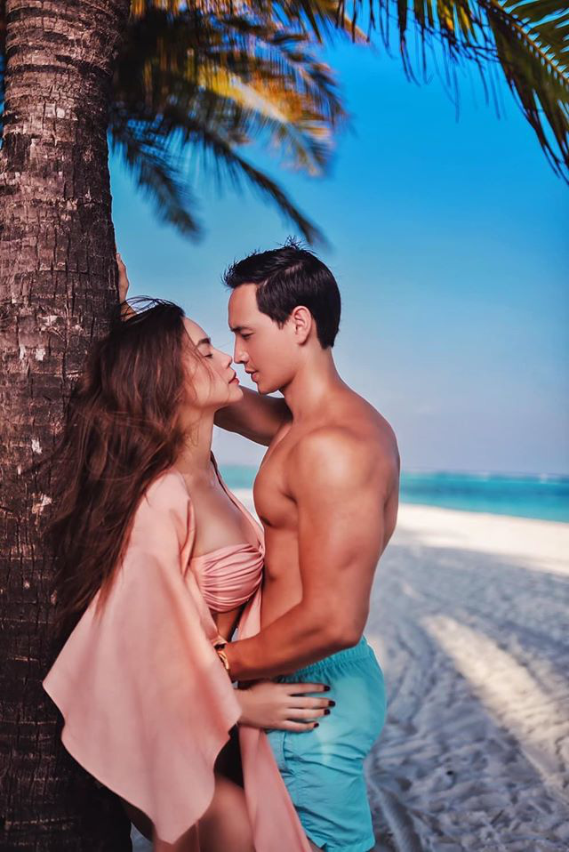 Hồ Ngọc Hà và Kim Lý tình tứ trên bãi biển - Ảnh 4. Hồ Ngọc Hà và Kim Lý tình tứ trên bãi biển - Ảnh 4.